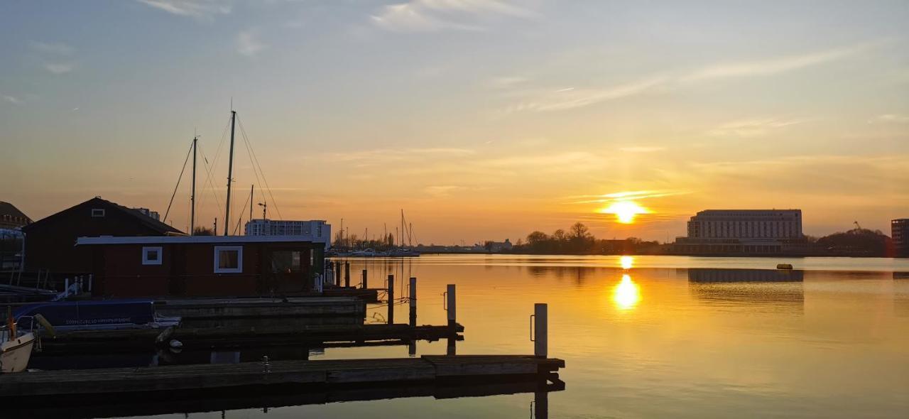 Hausboot Wilhelmshaven - Traum Unterkunft An Der Jade Kültér fotó